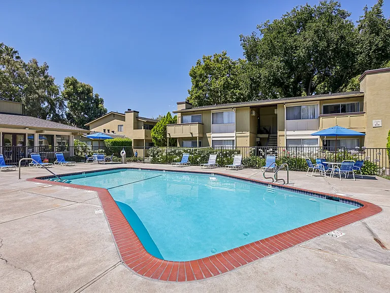The Foothills Apartments — Photo 23