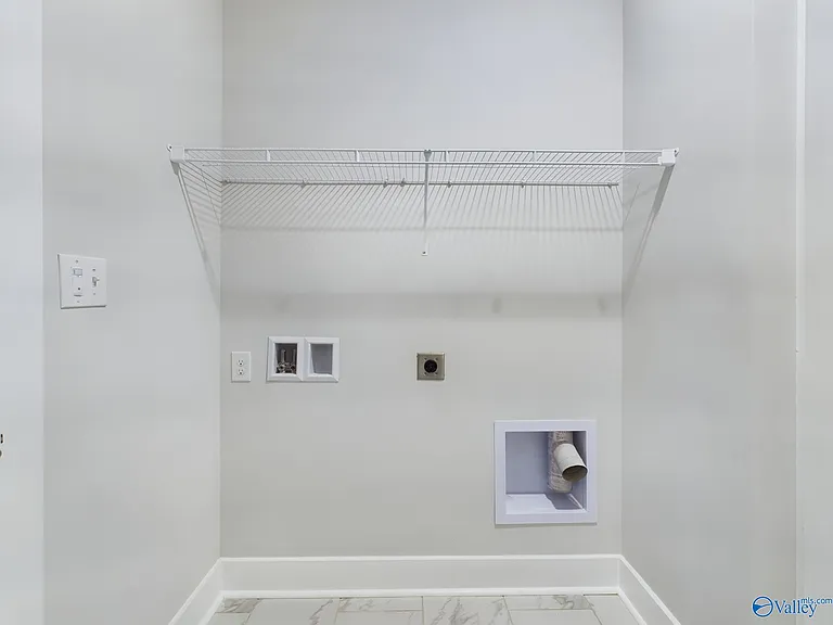124 Little Britain St — Photo 23