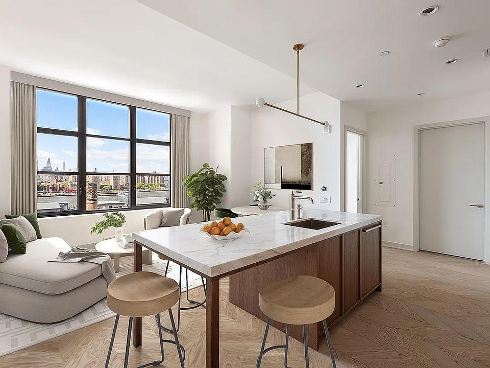1st image of 115 York St #18C