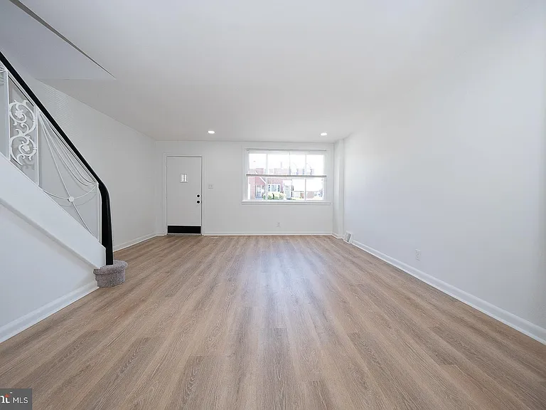 8602 Rugby St — Photo 3