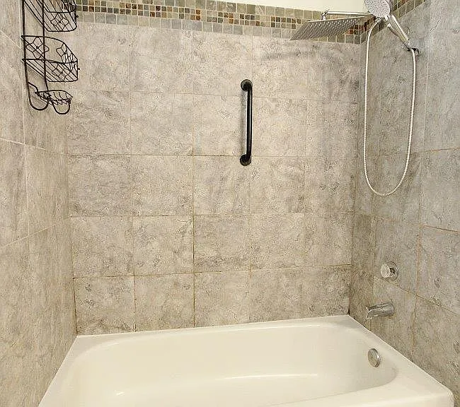 6153 N Portsmouth Ave — Photo 18