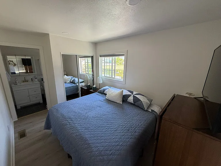 4383 Van Dyke Ave — Photo 7