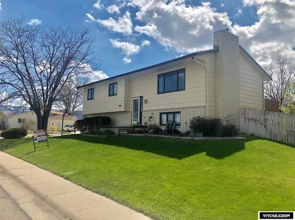 890 Donegal St, Casper, WY 82609