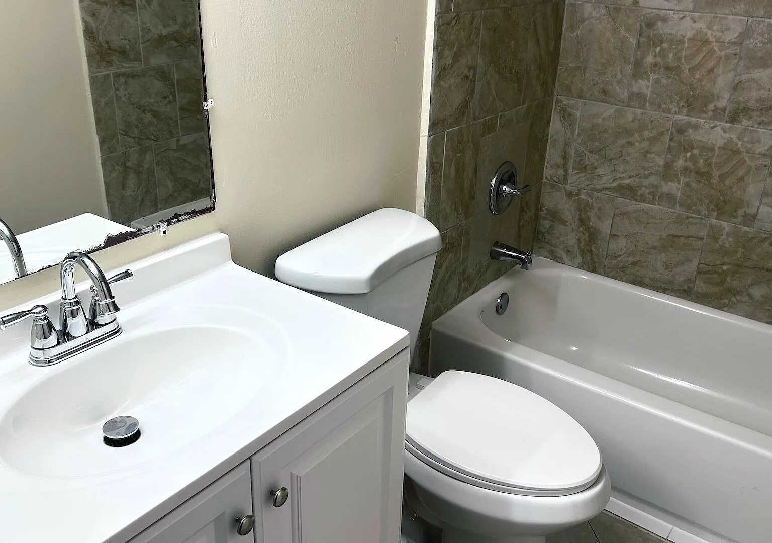 2 bed, 2.0 bath, 986 sqft, $2,000 — Photo 4