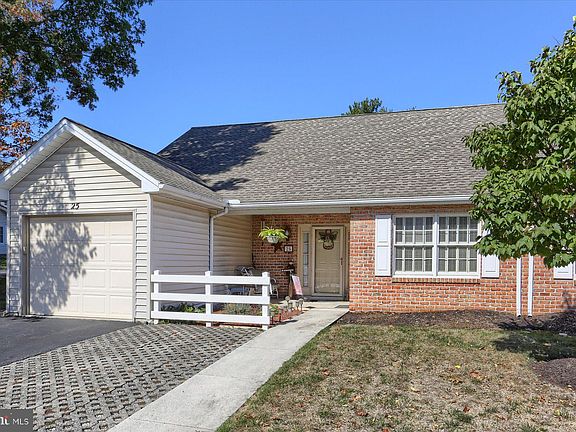 2nd image of 25 Garland Ct