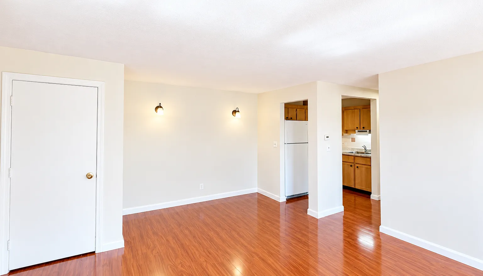 1 bed, 634 sqft, $2,100 — Photo 2