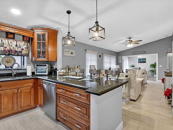 5th image of 8081 Springtree Road