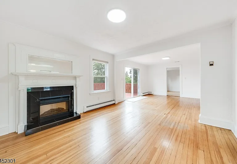 275 E Mount Pleasant Ave — Photo 1