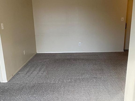 3rd image of 6147 Leesburg Pike APT 310