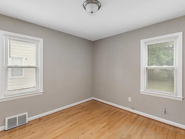 912 N Edison Ave — Photo 13