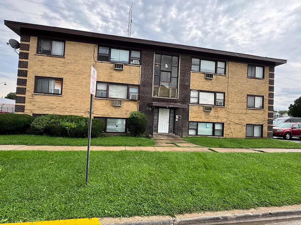 3001 Saint Charles Rd #1