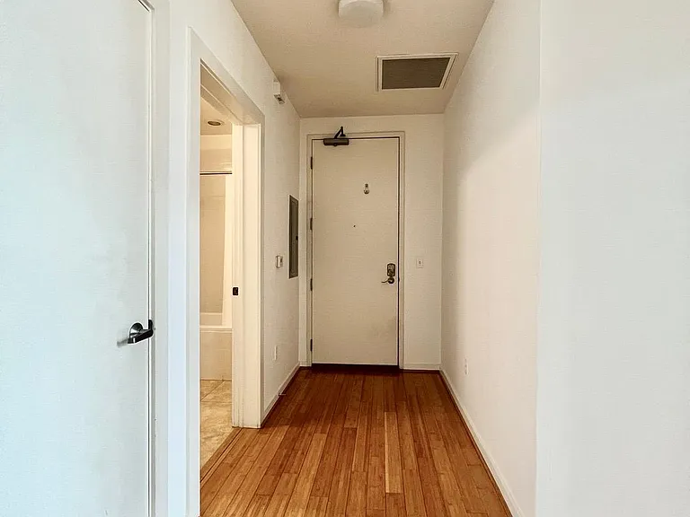 238 S Arroyo Pkwy — Photo 7