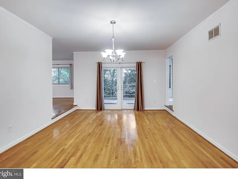 7220 Vistas Ln — Photo 10