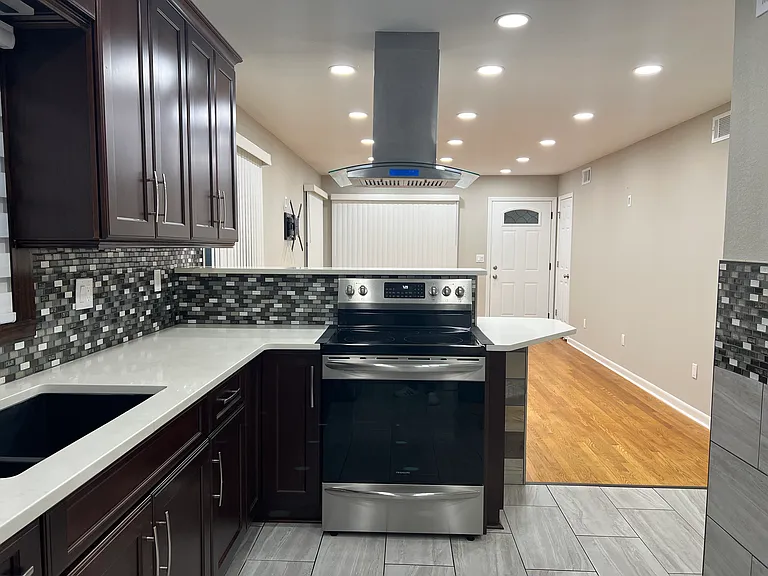 5348 N Lydell Ave — Photo 10