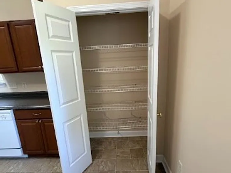 2420 Damascus Dr — Photo 5