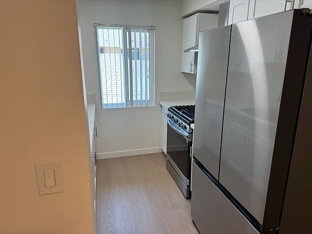 283 Redondo Ave #7 — Photo 4