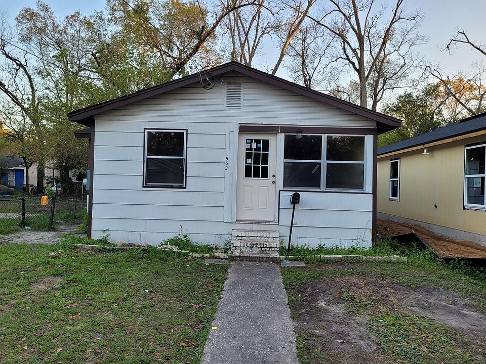 1st image of 1562 W 22nd St