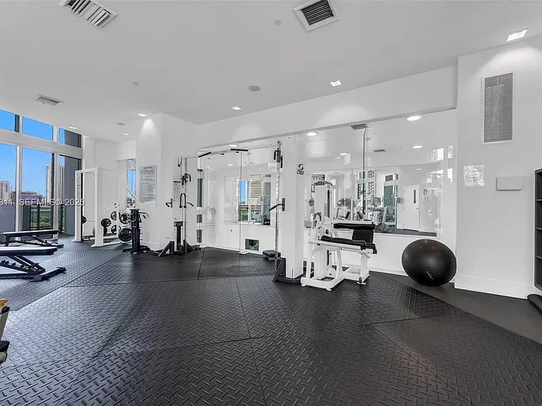 350 S Miami Ave #1301 — Photo 8