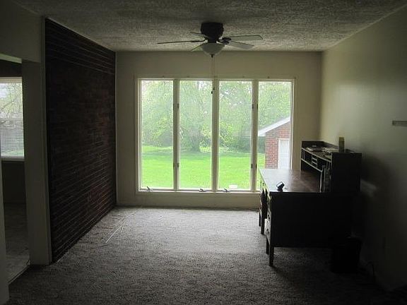 3rd image of 342 Stoneybrook Dr