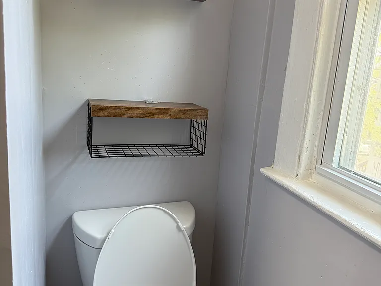 22 W Spring St #1 — Photo 8