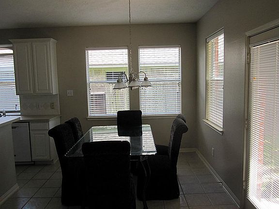 2nd image of 162 Greenridge Cir