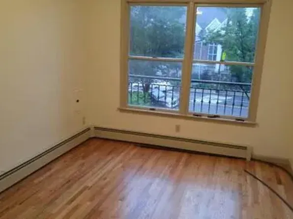 9 Fort Pl #2, Staten Island, NY 10301
