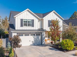 1306 NE Hoover Loop, Bend, OR 97701