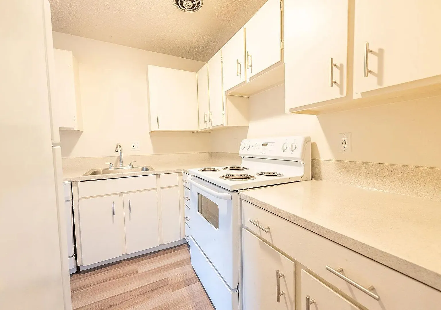 West Hills Terrace - Get 1 Month Free! (Unit #102) — Photo 4