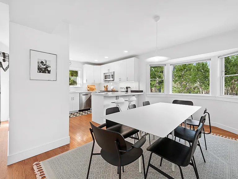 22 Midland Hwy — Photo 7