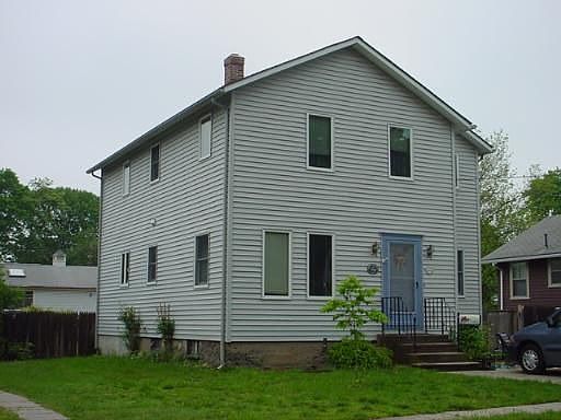 Large 4 bed, 2 bed colonial in Lakewood.