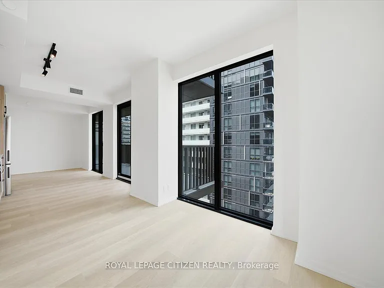 109 Erskine Ave #1502 — Photo 14