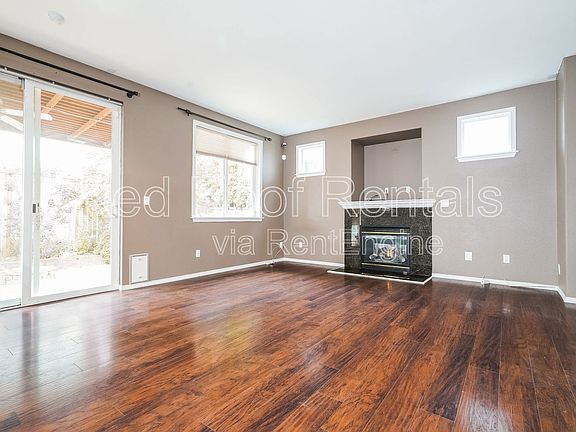 5th image of 9817 185th St E