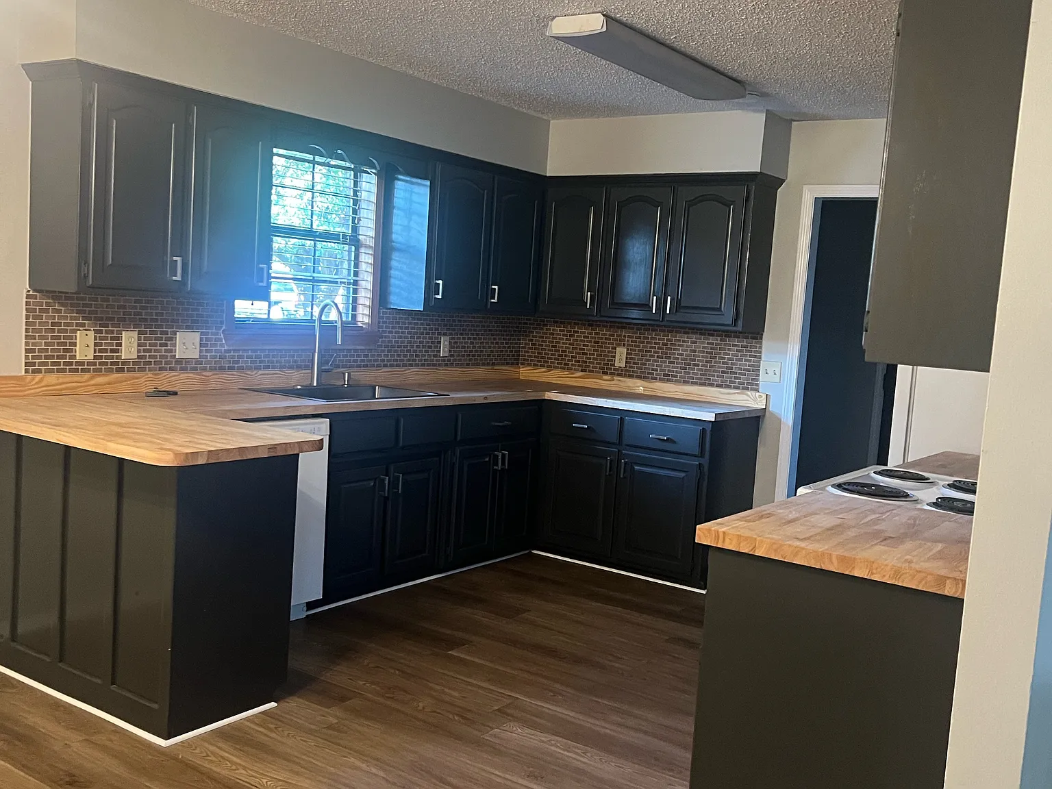 3 bed, 1688 sqft, $1,500 — Photo 2