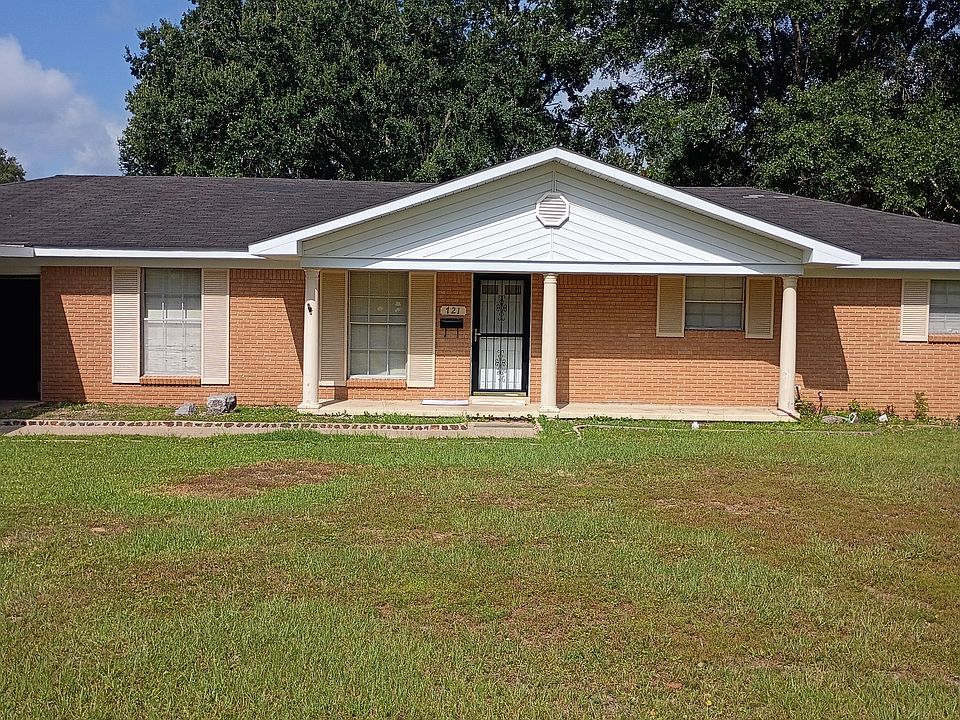 1st image of 721 Mae St