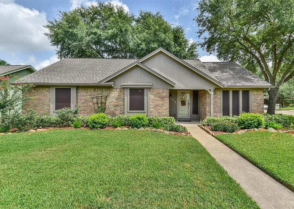 1st image of 4919 Colombia Dr