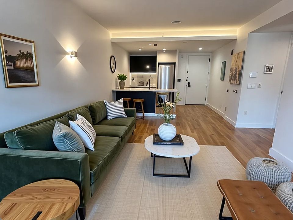 1st image of 25 Bruckner Blvd APT 4U