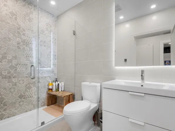 121 The Promenade image 20 of 26