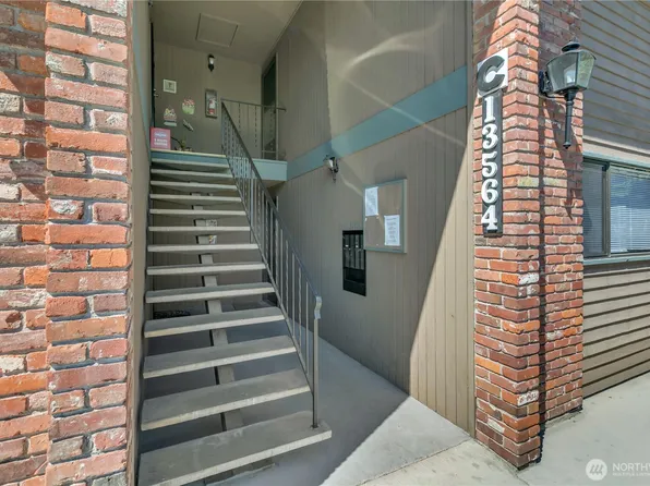 13564 37th Avenue S #37, Tukwila, WA 98168