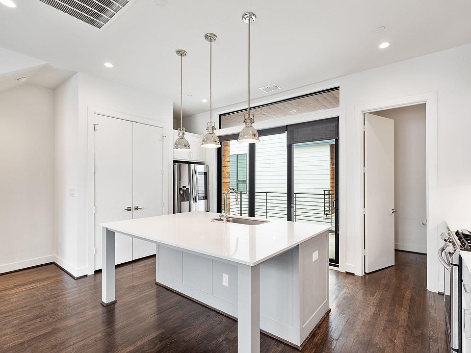 1st image of 2121 N Garrett Ave #201