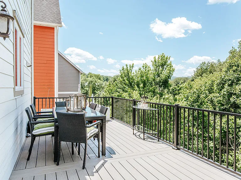 239 Huntley Ave — Photo 44
