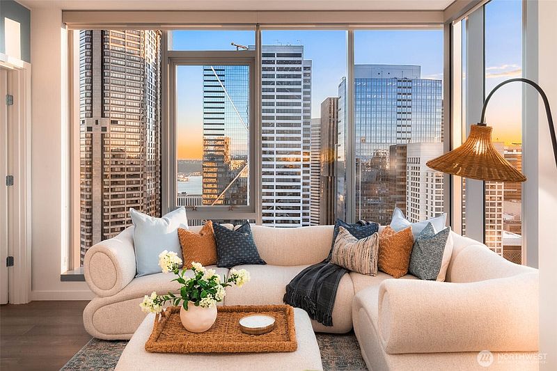 3rd image of 800 Columbia Street #3201