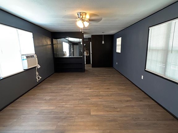 4th image of 912 Violet Dr