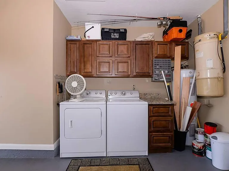 4031 NE Breakwater Dr — Photo 39