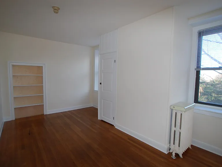 800 E Marshall St #5 — Photo 8