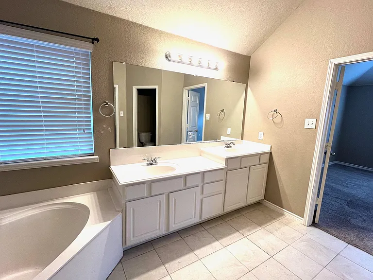 7909 Elk Mountain Trl — Photo 9