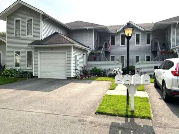 211 Elton Ct W, Saint James, NY 11780