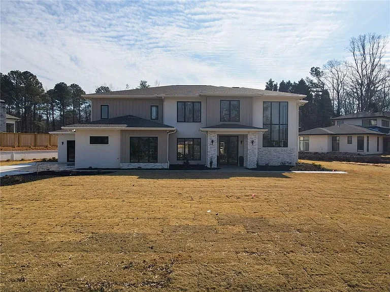 4805 Moore Rd — Photo 2