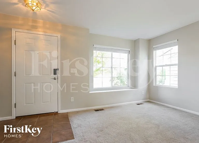 20152 E Grand Pl — Photo 3