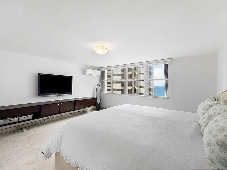 54 Kings Ct #7A — Photo 15