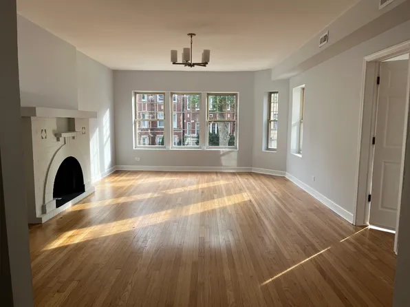 7524 S Essex Ave APT 1, Chicago, IL 60649